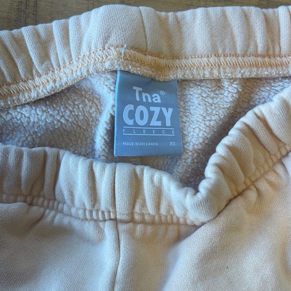 Aritzia cozy fleece short & hoodie set - Picture 3 of 3